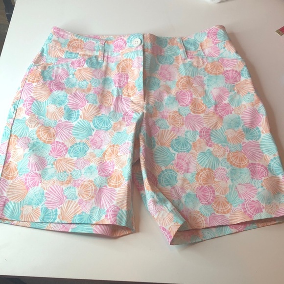 Talbots Pants - NEW Talbots Multicolor Pastel Seashells Print Twill Shorts Size 4 7” rise NWOT